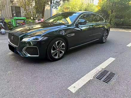 捷豹XFL 2022款 XFL 2.0T P200 两驱精英豪华版