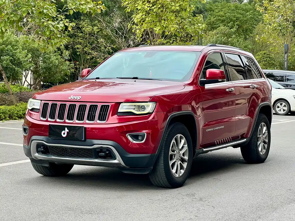 Jeep Grand Cherokee (Import) 2015
