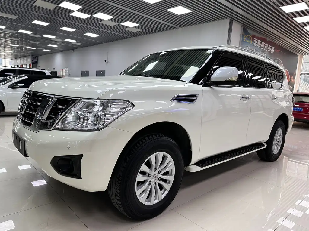 NISSAN TOURE