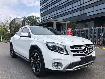 奔驰GLA 2017款 GLA 220 4MATIC 豪华型