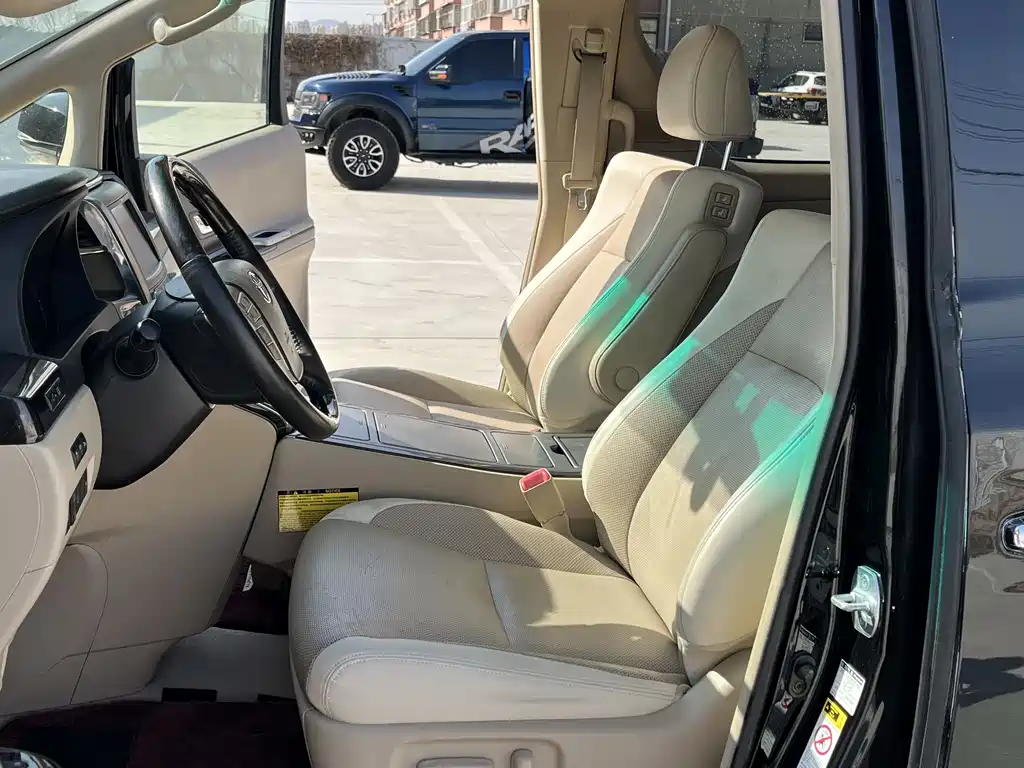 Toyota Alphard 2012 3.5L Luxury