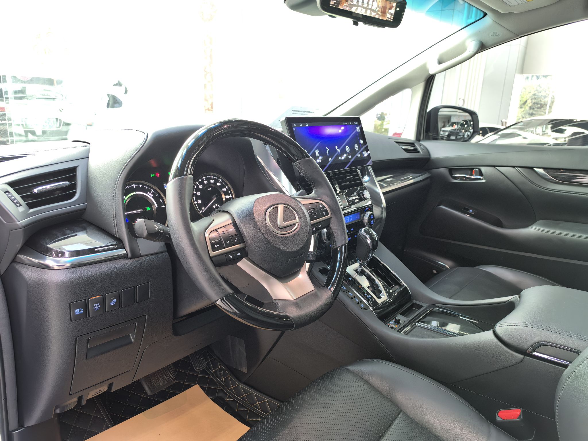 Toyota Vellfire 2019 2.5L HV Luxury