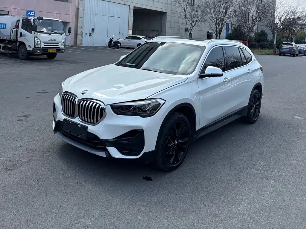 BMW X1 2020 года sDrive20Li Великолепная версия 70000 km 2020