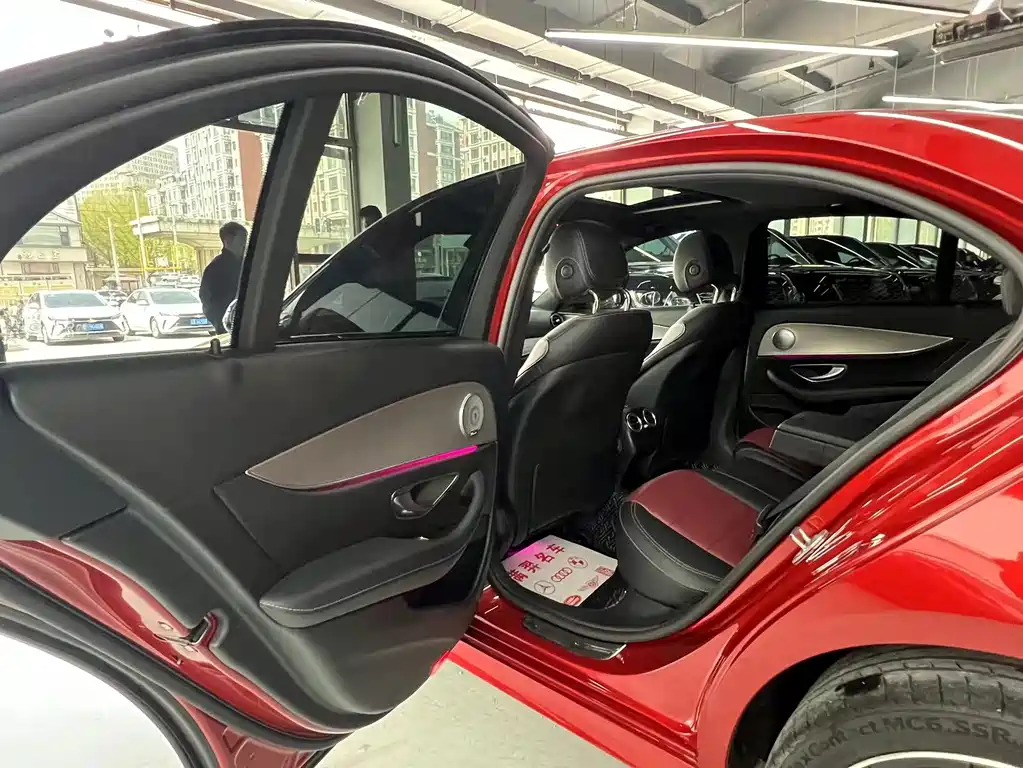 MERCEDES-BENZ E CLASS