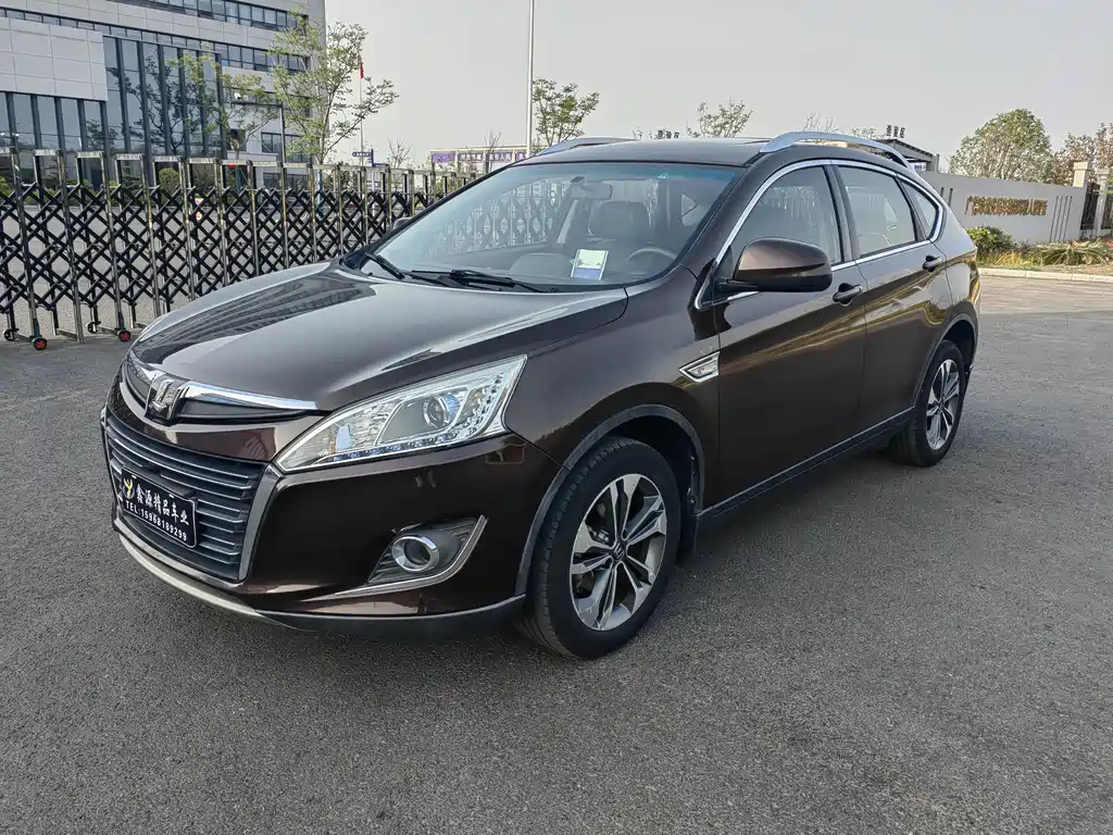 Luxgen U6 2015