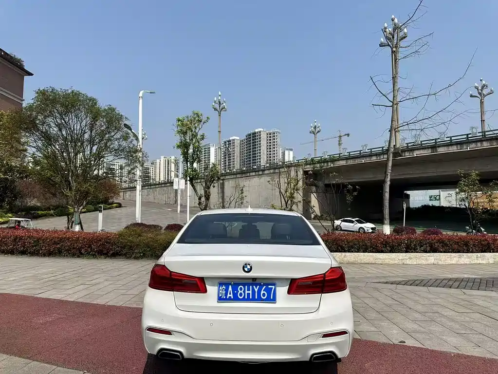BMW 5 SERIES