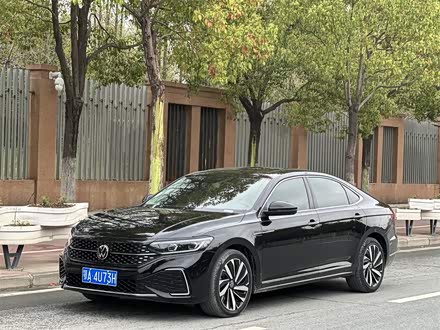 帕萨特 2022款 330TSI 星空尊贵版