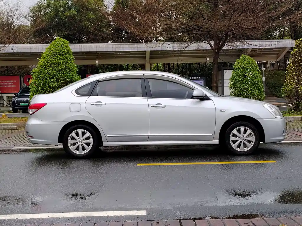 Nissan Sylphy 2012 1.6XE MT Comfort