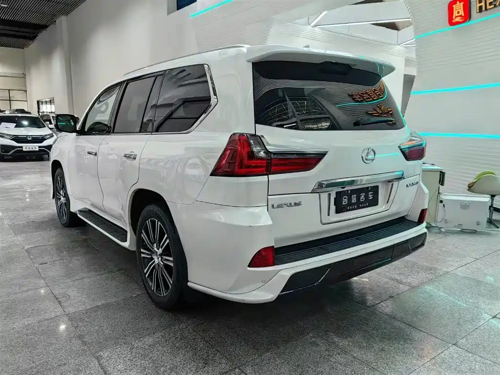 LEXUS LX