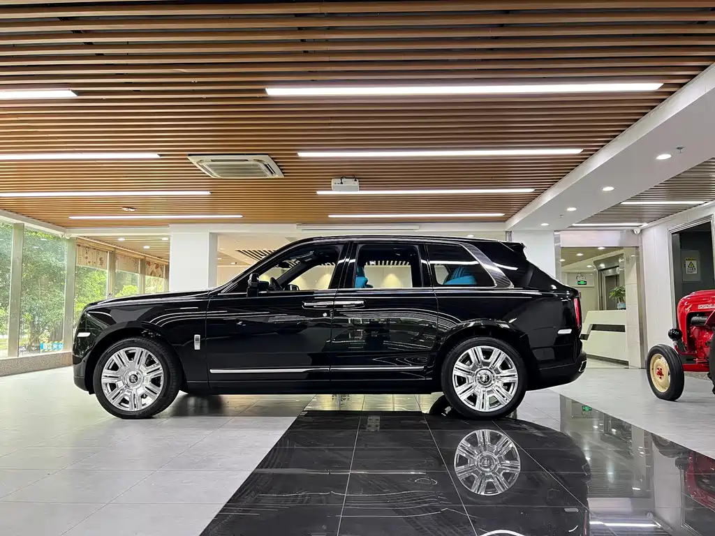 ROLLS-ROYCE CULLINAN