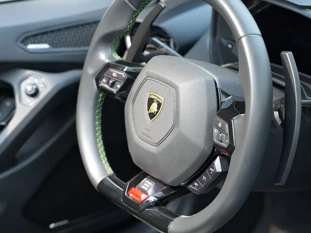 LAMBORGHINI HURACÁN