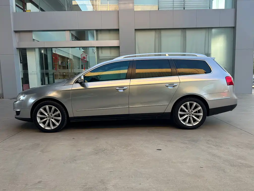 Volkswagen Passat 2011 2.0T Luxury
