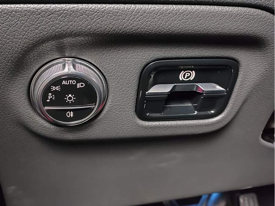 点击查看原图 车300二手车图片