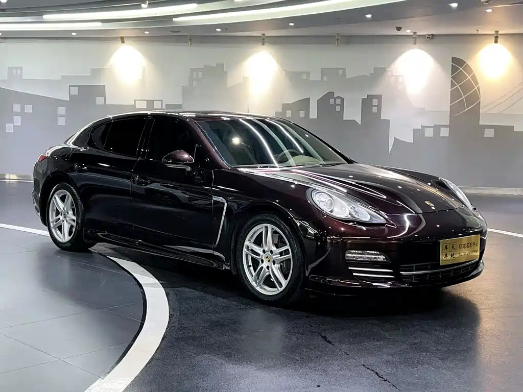 Porsche Panamera 2013 Panamera 4 Platinum Edition 3.6L