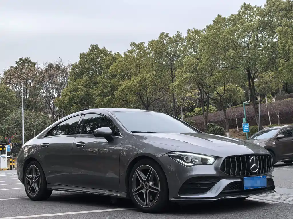 Mercedes-Benz CLA 2021 года CLA 200 40000 km 2020