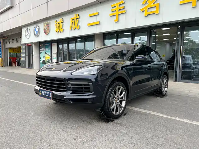 PORSCHE CAYENNE 2021
