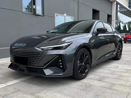 长安UNI-V 2022款 1.5T 尊贵型