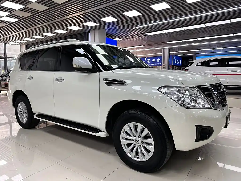 NISSAN TOURE