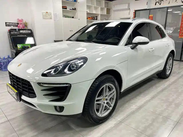 PORSCHE MACAN 2018