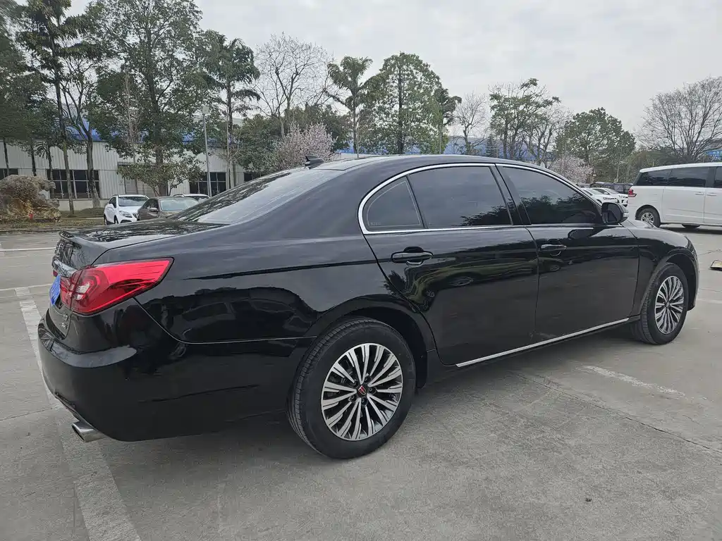 RED FLAG HONGQI H7