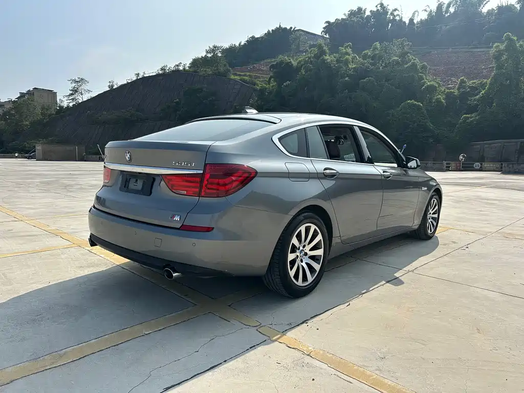BMW 5 Series GT 5 GT 2011 535i Elegant