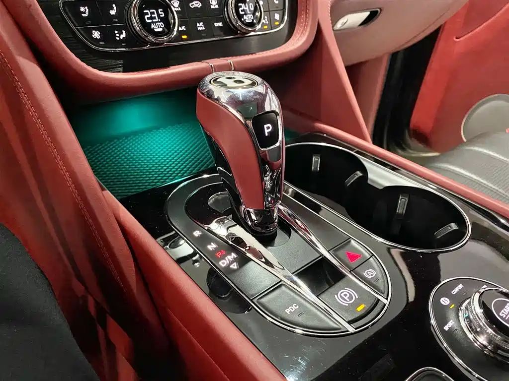 BENTLEY TIMYUE PLUG IN HYBRID