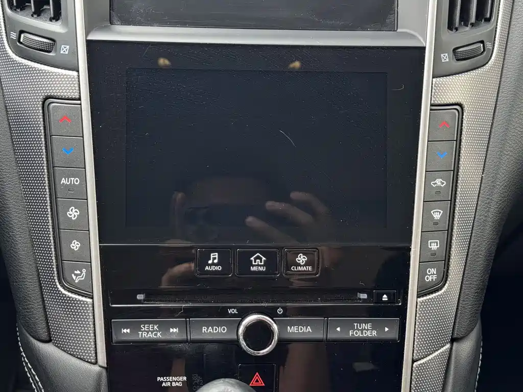 INFINITI Q50L