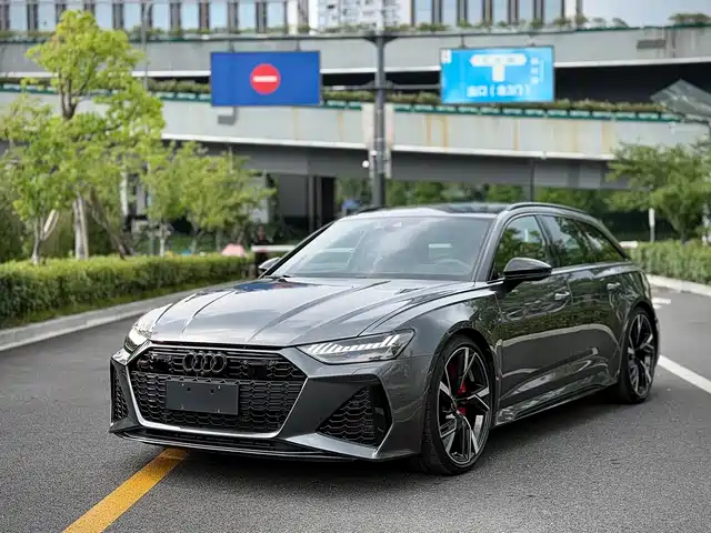 AUDI  RS 6 2023