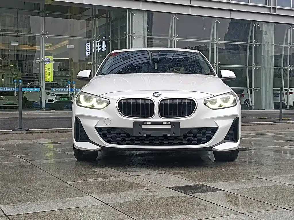BMW 1 SERIES