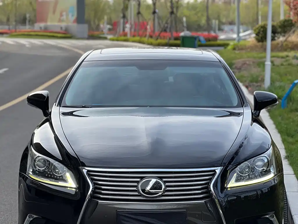 Lexus LS 2013
