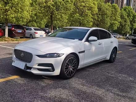 捷豹XEL 2020款 2.0T 200PS S进取优雅版
