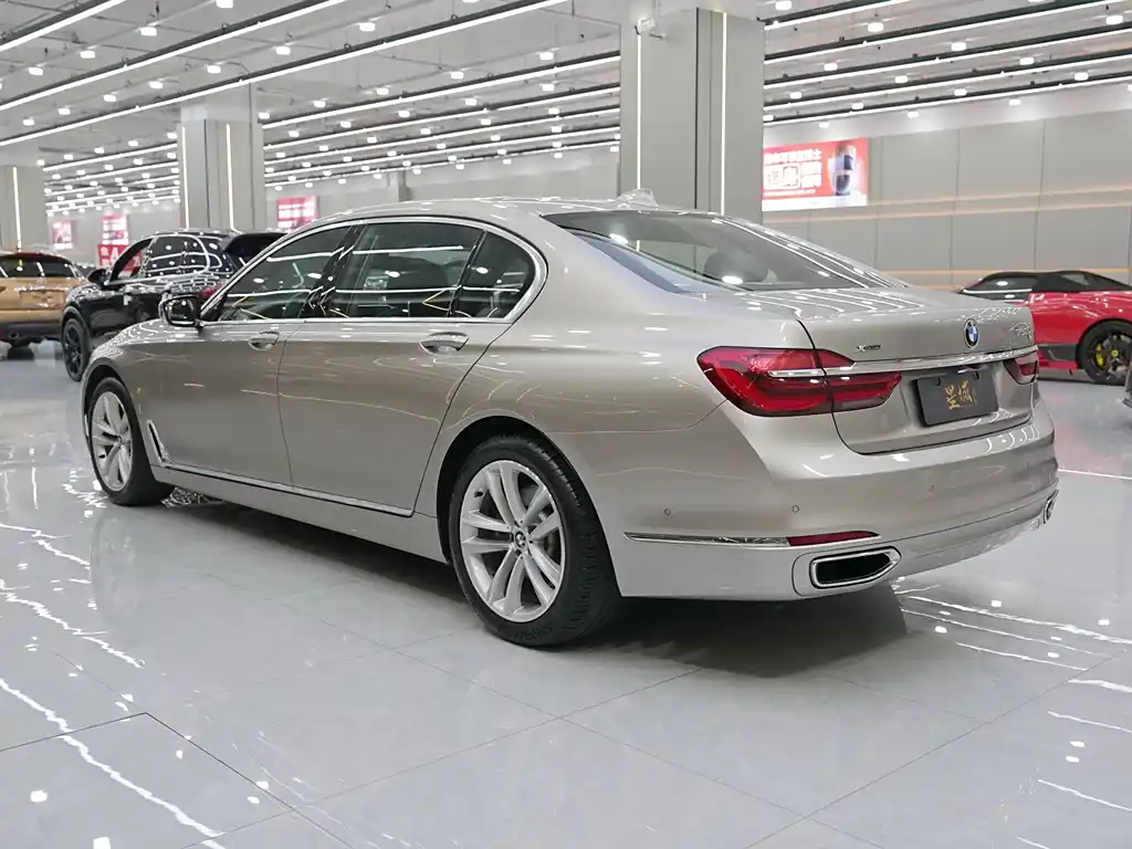 BMW 7 SERIES