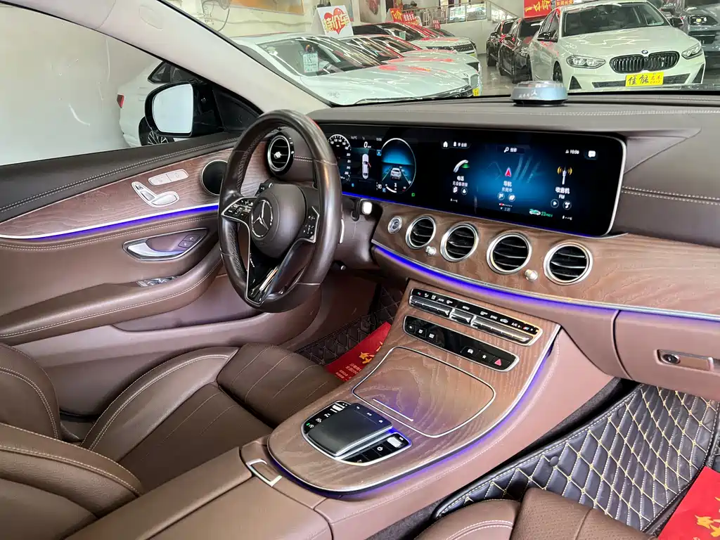 MERCEDES-BENZ E CLASS