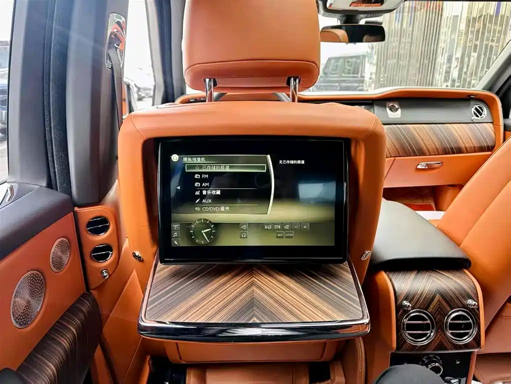 Rolls-Royce Cullinan 2018 мест