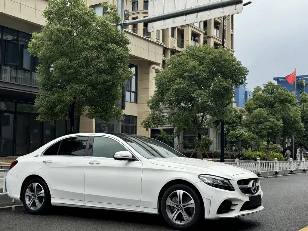 MERCEDES-BENZ  C CLASS