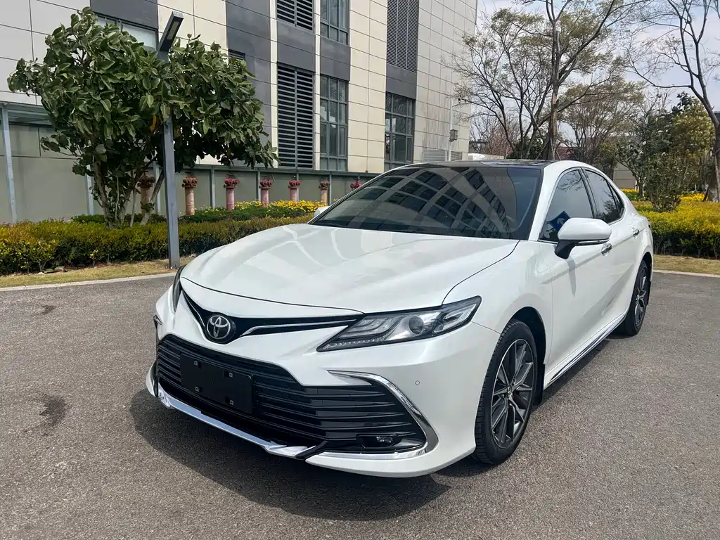 TOYOTA CAMRY