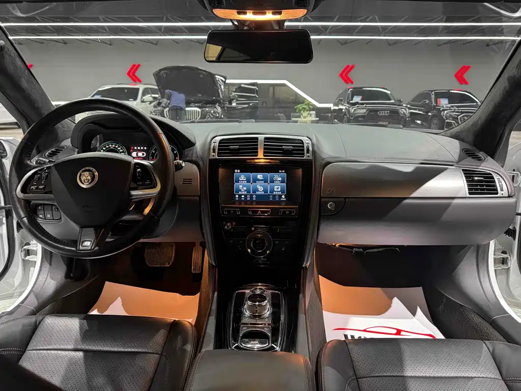 Jaguar XK — миниатюра 14
