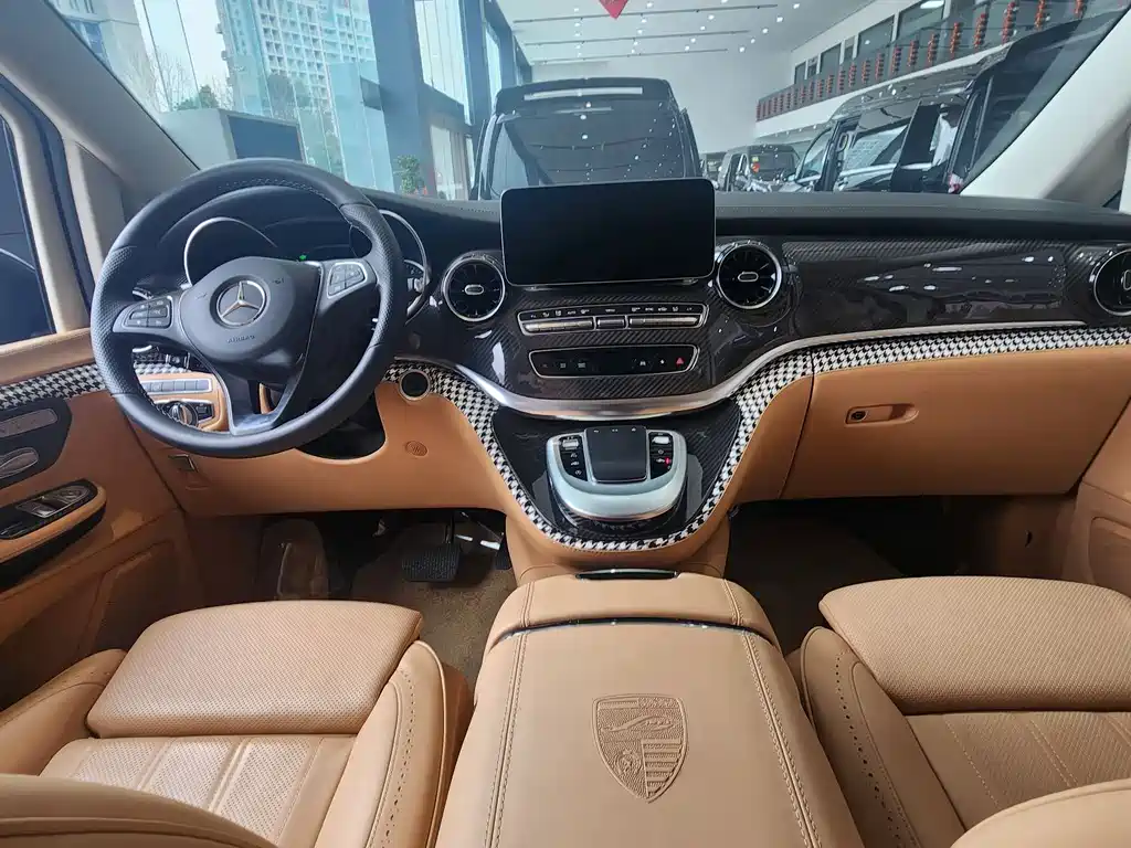 Mercedes-Benz V-Class V 2022 V 260 L Luxury