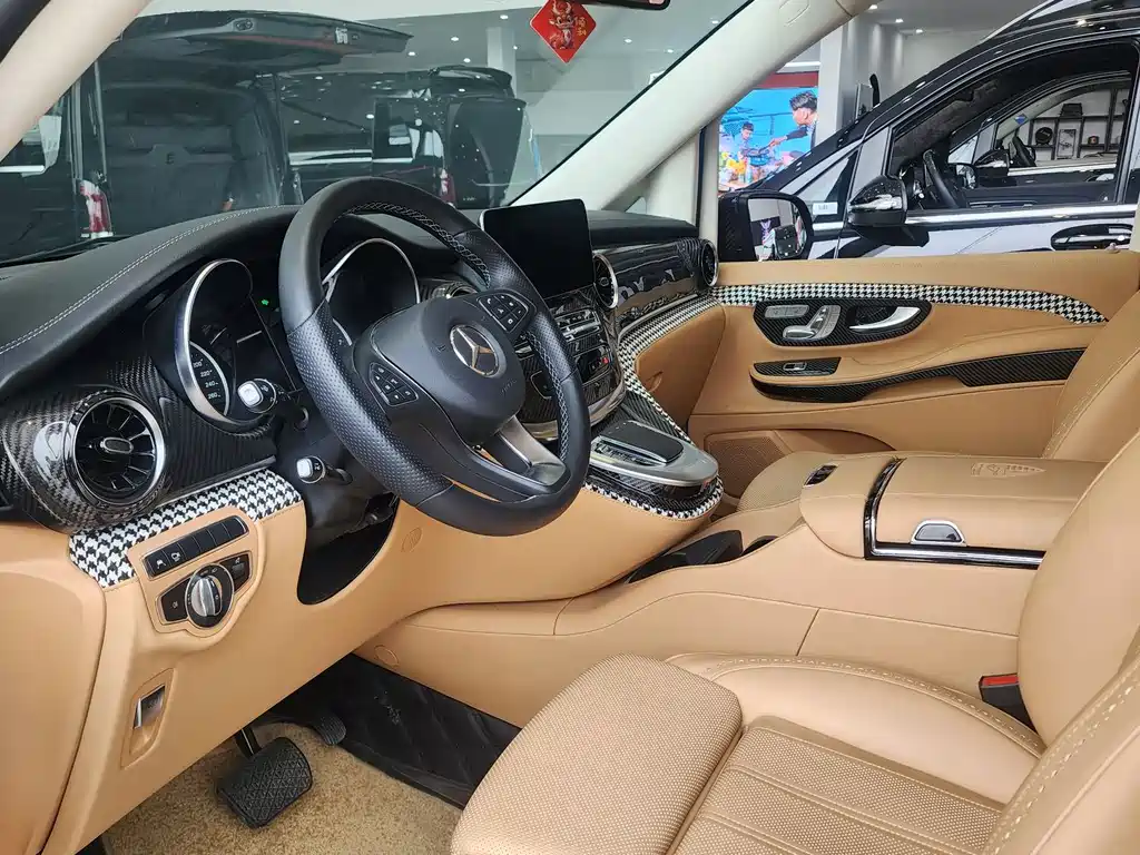 Mercedes-Benz V-Class V 2022 V 260 L Luxury