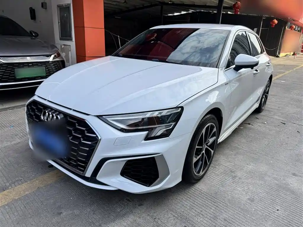 Ауди A3 2021 года Sportback 35 TFSI Спортивная версия 44500 km 2021