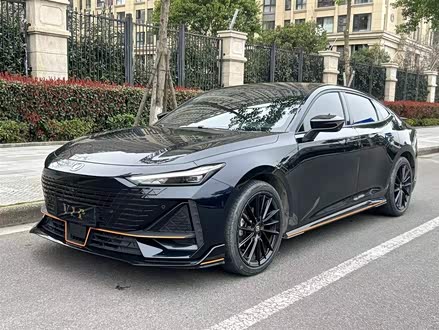 长安UNI-V 2022款 1.5T 运动版