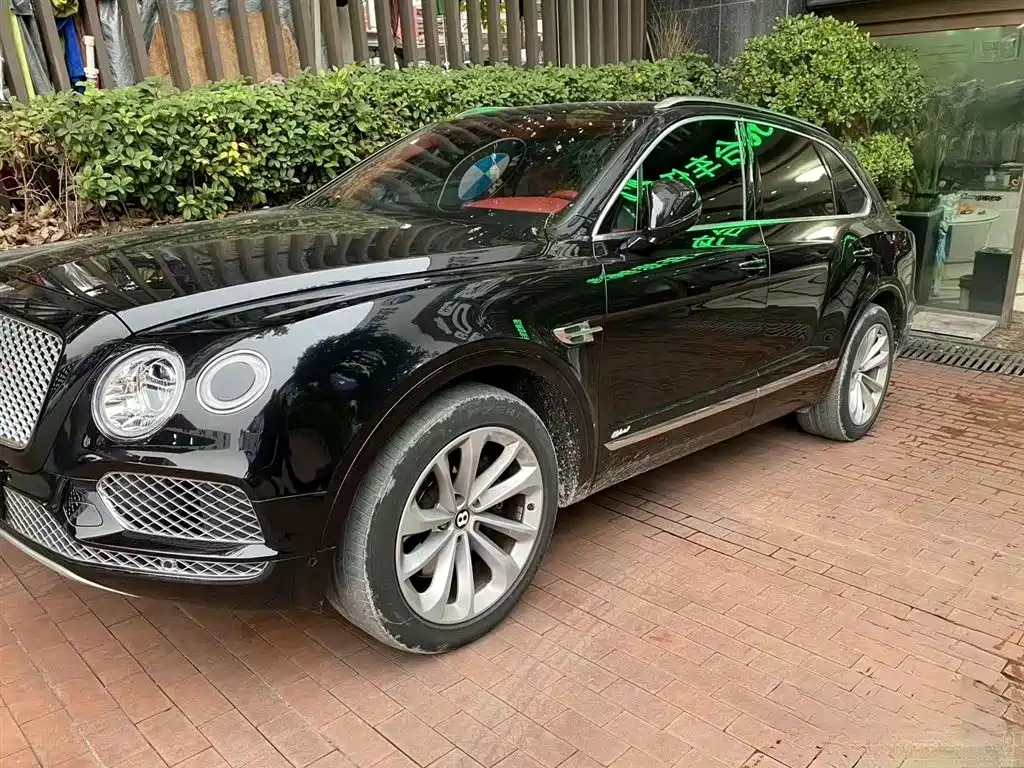 BENTLEY TIMYUE PLUG IN HYBRID