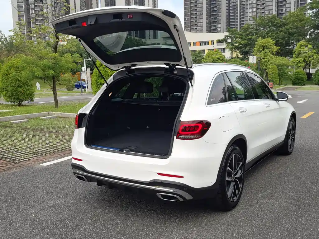MERCEDES-BENZ GLC