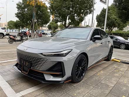 长安UNI-V 2022款 1.5T 运动版