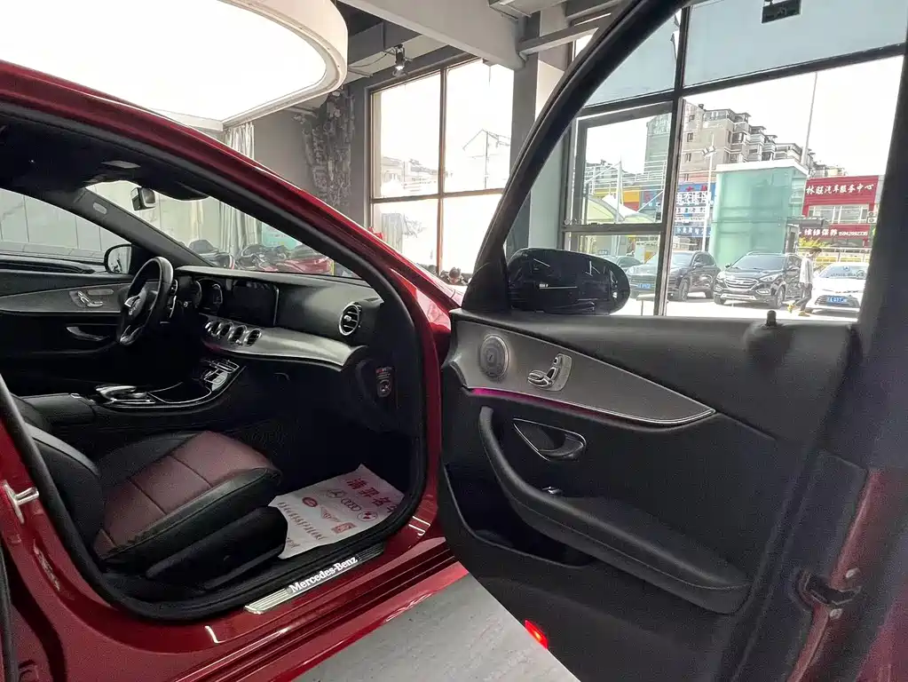 MERCEDES-BENZ E CLASS