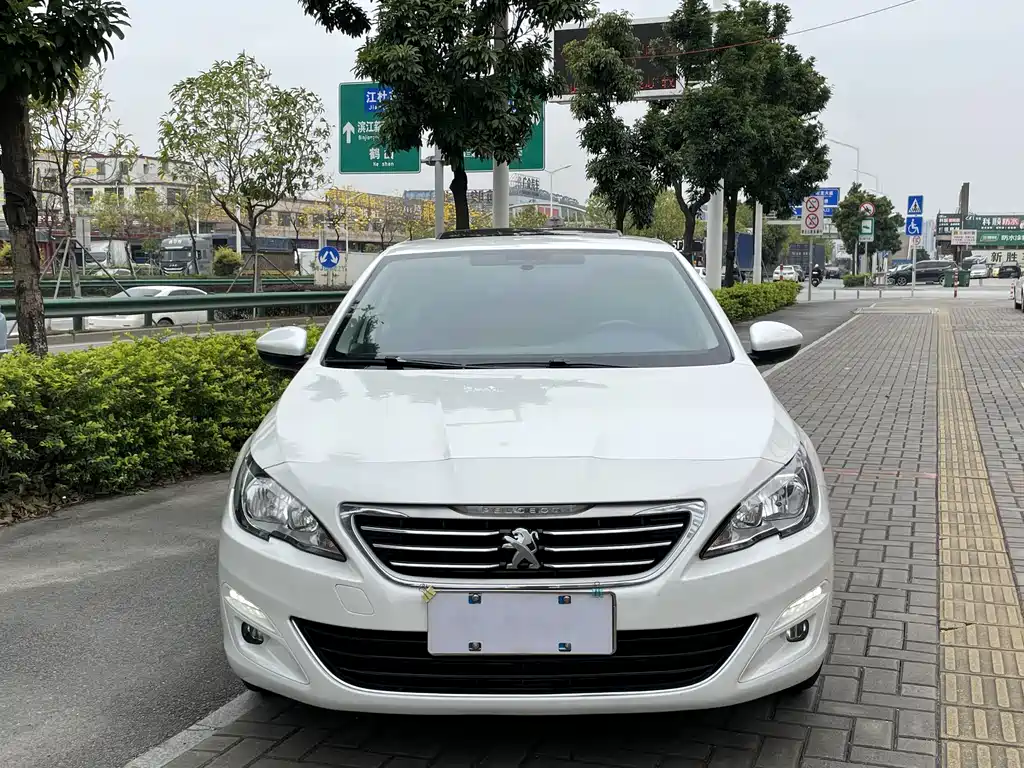 PEUGEOT 408
