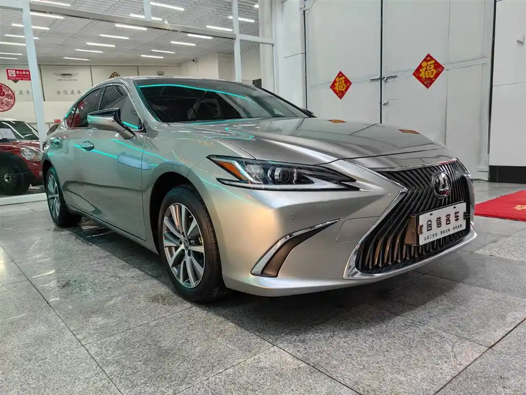 LEXUS  ES