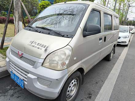 五菱荣光 2011款 1.2L基本型
