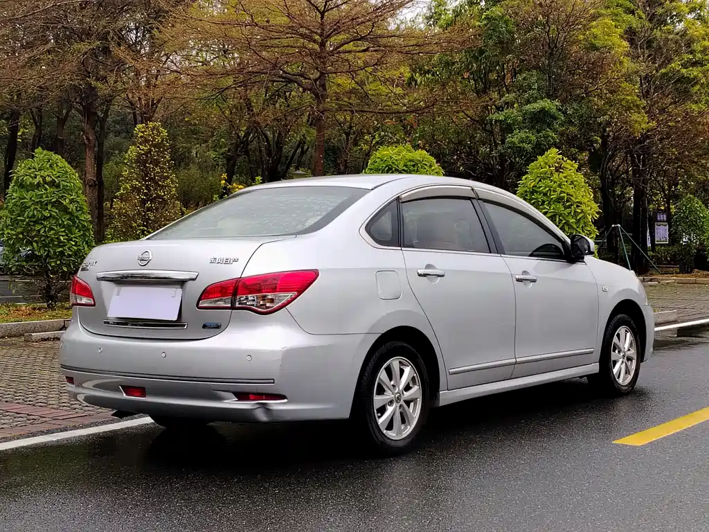 Nissan Sylphy 2012 1.6XE MT Comfort