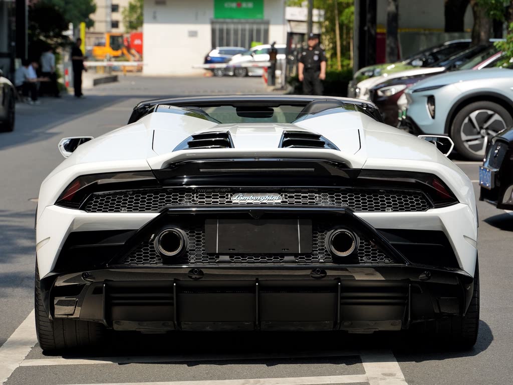 LAMBORGHINI HURACÁN